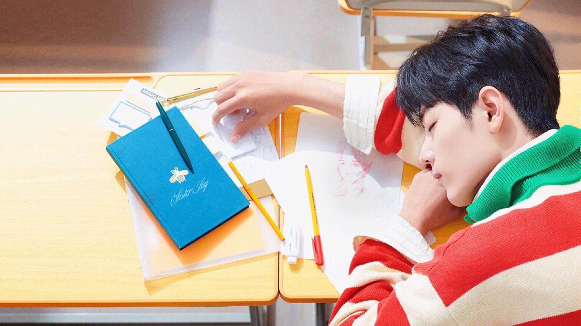 女子200自赛场美队强势包夹澳洲